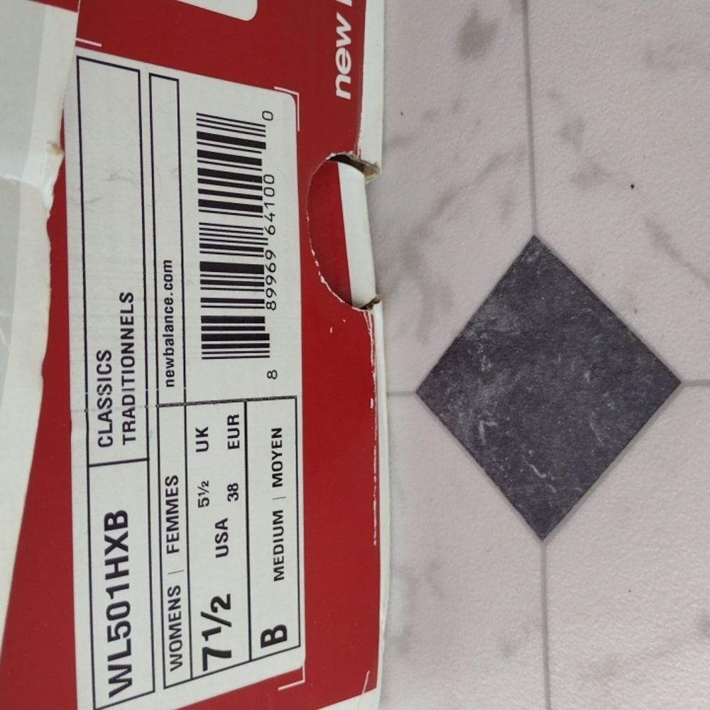 New Balance - Picture 4 of 4